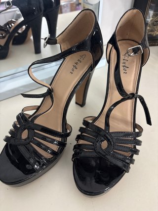 Sandalias de tacón negras Flydor