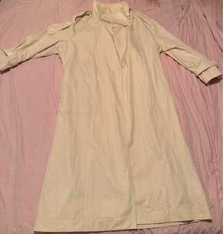 Gabardina Zara color hueso