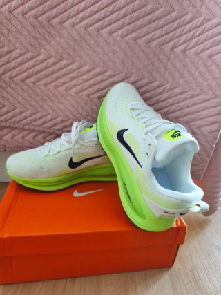 Zapatillas Nike Vomero 18 Talla 41