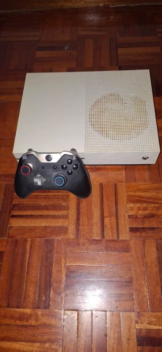 Xbox One S ( all-digital) Mando Elite 1