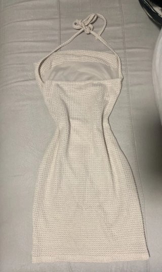 Vestido corto de punto beige