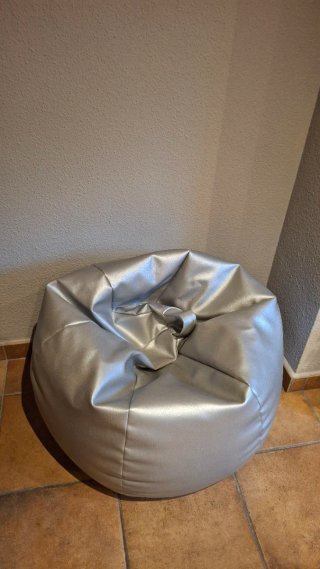 Puff Gris de Piel Sintética