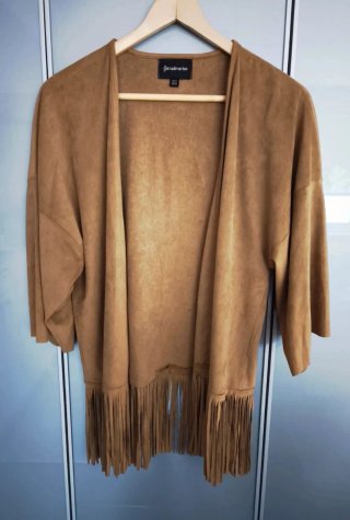 Kimono de antelina con flecos Stradivarius M