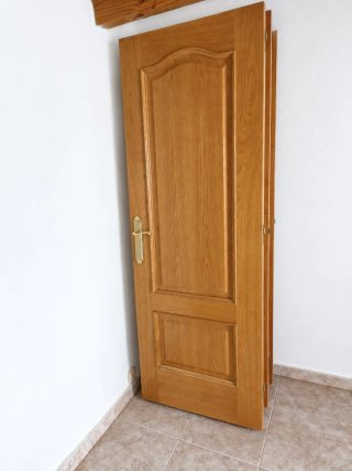 Puerta de Interior de Madera maciza de 70cm