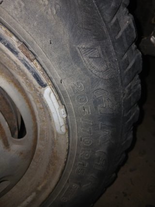 2 Neumático 205/70 R15 de tacos insa turbo al 80%
