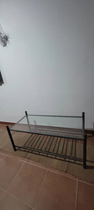 Mesa de forja y cristal