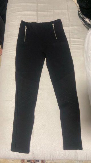 Pantalón Negro con Cremalleras