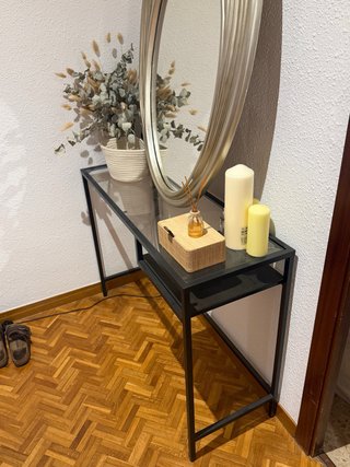 Recibidor de metal y cristal