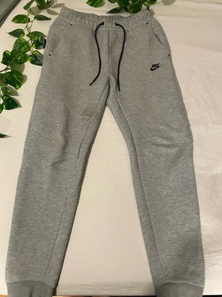 Pantalón Nike tech gris ORIGINAL