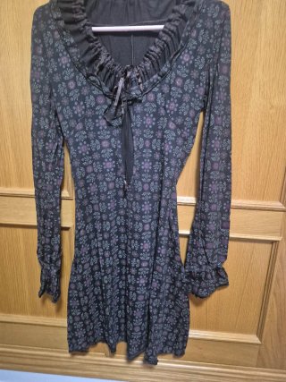 Vestido Estampado con Volantes