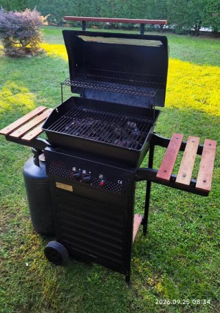 Barbecue a gas Sunbeam con pietre laviche