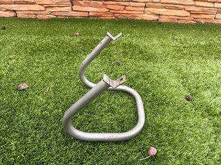 Caballete para rueda de minimoto