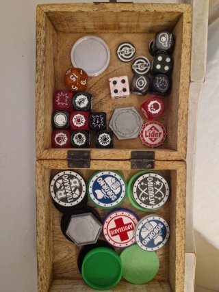 Set de Dados y Peanas para Blood Bowl