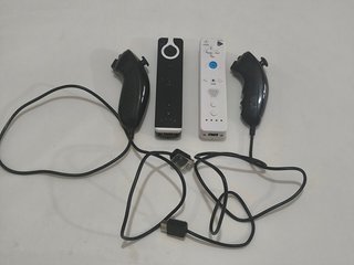 2 Mandos + 2 Nunchuk para Wii
