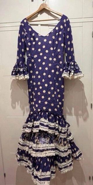 Traje de flamenca lunares morado y beige