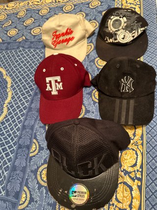 Set di 5 cappelli con visiera