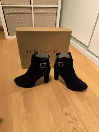 Botines de Ante Negro UNISA Talla 39