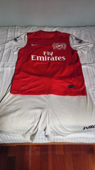 Equipación Arsenal Camiseta y Pantalón