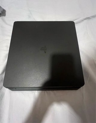 PS4 Slim 1TB (PlayStation 4)