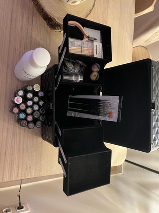 Maletín de manicura NEONAIL con accesorios