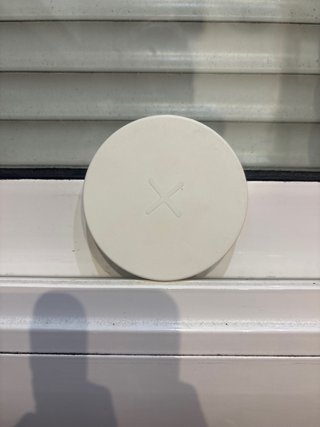 Base de carga inalámbrica blanca