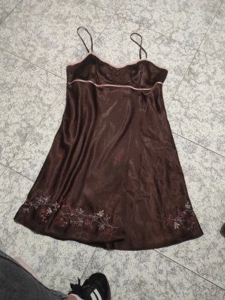 Camisón de lencería marrón