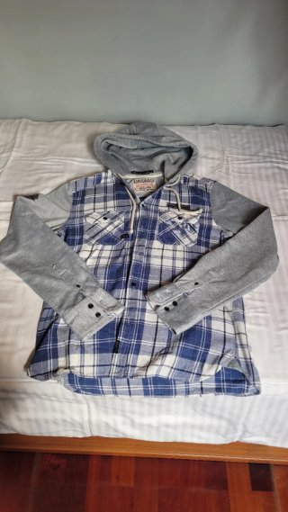 Camisa de cuadros con capucha