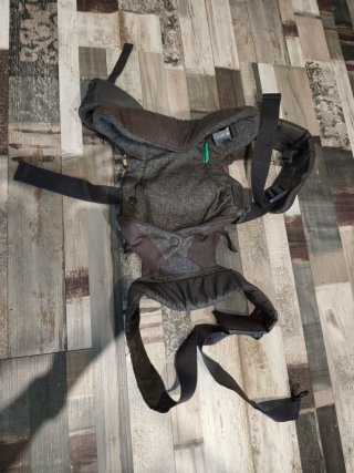 Mochila de porteo ergonómica