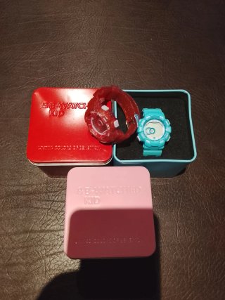Relojes Benetton B-Watch Kid tengo unos 500 uni