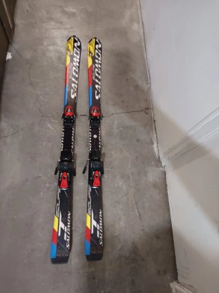 Esquís Salomon 140 + Bastones 110