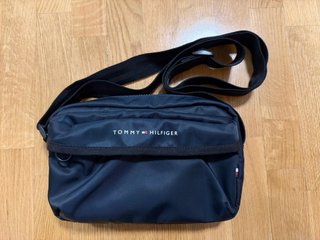 Bandolera Tommy Hilfiger Negra