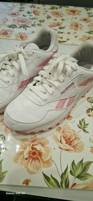 Zapatillas Reebok Blancas y Rosas