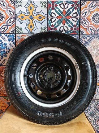 Rueda de repuesto para remolque ligero