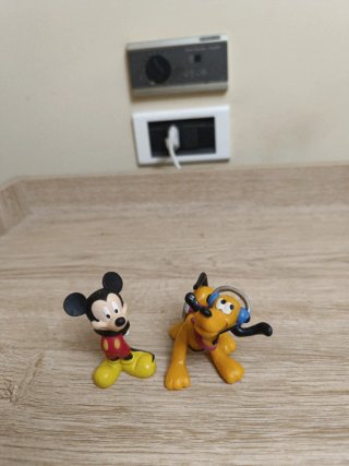 Figuras de Mickey Mouse y Pluto
