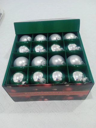 Set de 32 Bolas de Navidad de irrompibles
