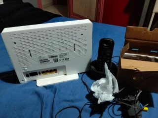 Router ZTE y Teléfono Inalámbrico Panasonic