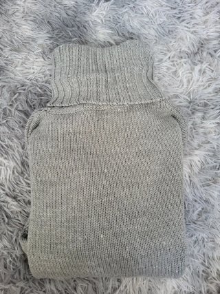 Jersey de cuello alto gris