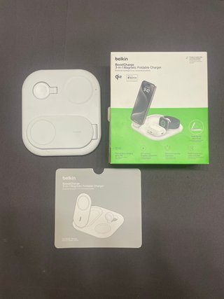 Cargador Belkin BoostCharge 3 en 1 Qi2 plegable