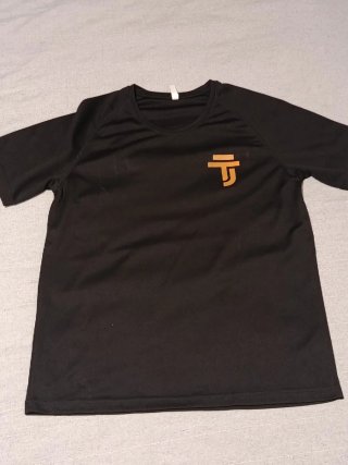 Camiseta Deportiva Negra