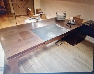 Mesa de despacho de madera