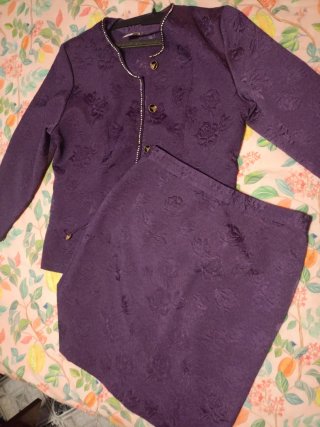Conjunto de Falda y Chaqueta Morado Talla 46