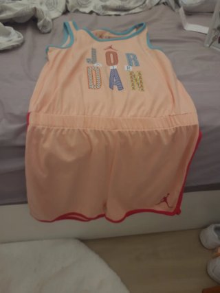Mono Nike Jordan para niña 12-13 años