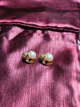 Pendientes de Perlas y Metal Dorado