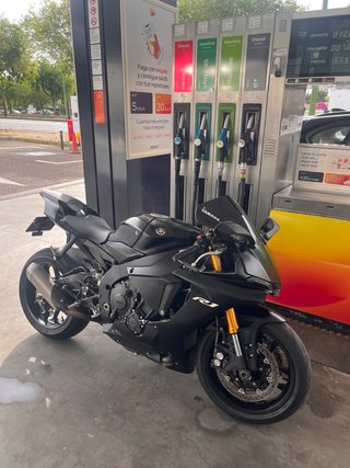 Yamaha YZF-R1 2019 Black edition | Impecable