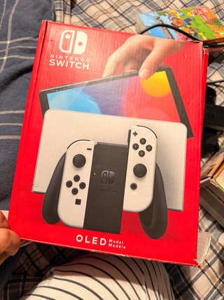 Nintendo Switch OLED Blanca + 6 Juegos