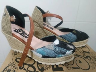 Zapatos de cuña Refresh multicolor Talla 35