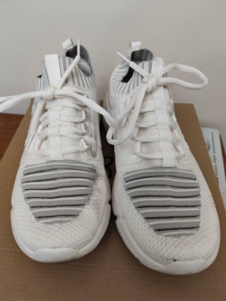 Zapatillas Deportivas Unisex Blancas y Grises