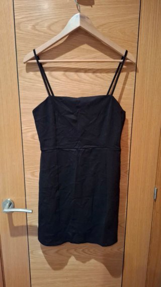 Vestido Negro de Tirantes