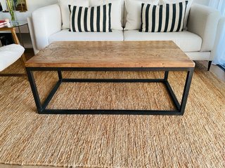 Mesa de Centro de Madera Maciza y Metal