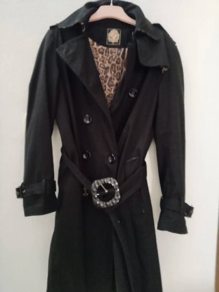 Gabardina negra
